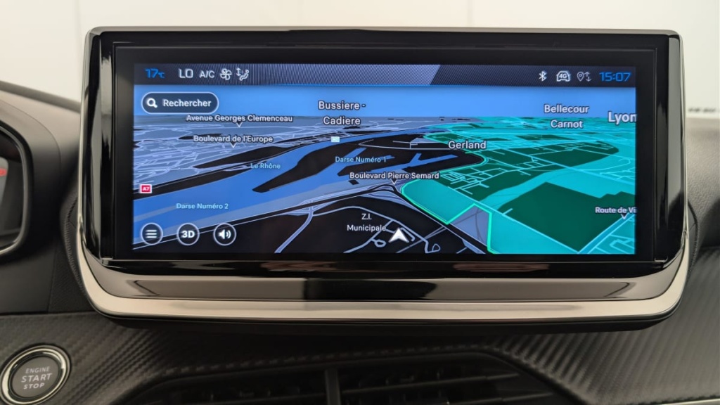 PEUGEOT 2008 Hybrid 136 e-DCS6 Allure - ref: 1-360719 - Photo 17