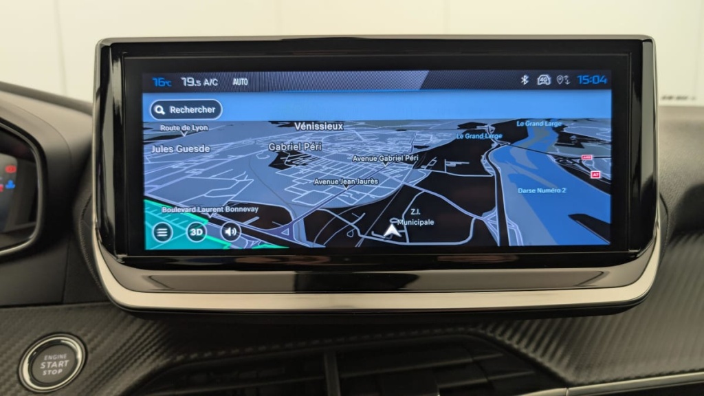 PEUGEOT 2008 Hybrid 136 e-DCS6 Allure - ref: 1-360722 - Photo 17