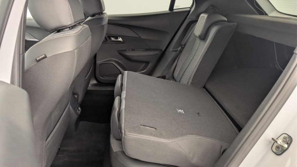 PEUGEOT 2008 Hybrid 136 e-DCS6 Allure - ref: 1-360730 - Photo 12