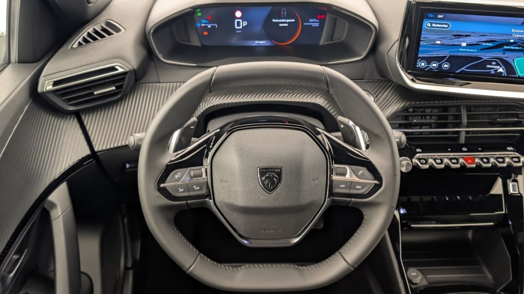 PEUGEOT 2008 Hybrid 136 e-DCS6 Allure - ref: 1-360730 - Photo 14