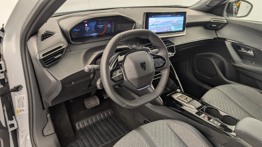 PEUGEOT 2008 Hybrid 136 e-DCS6 Allure - ref: 1-360730 - Photo 15