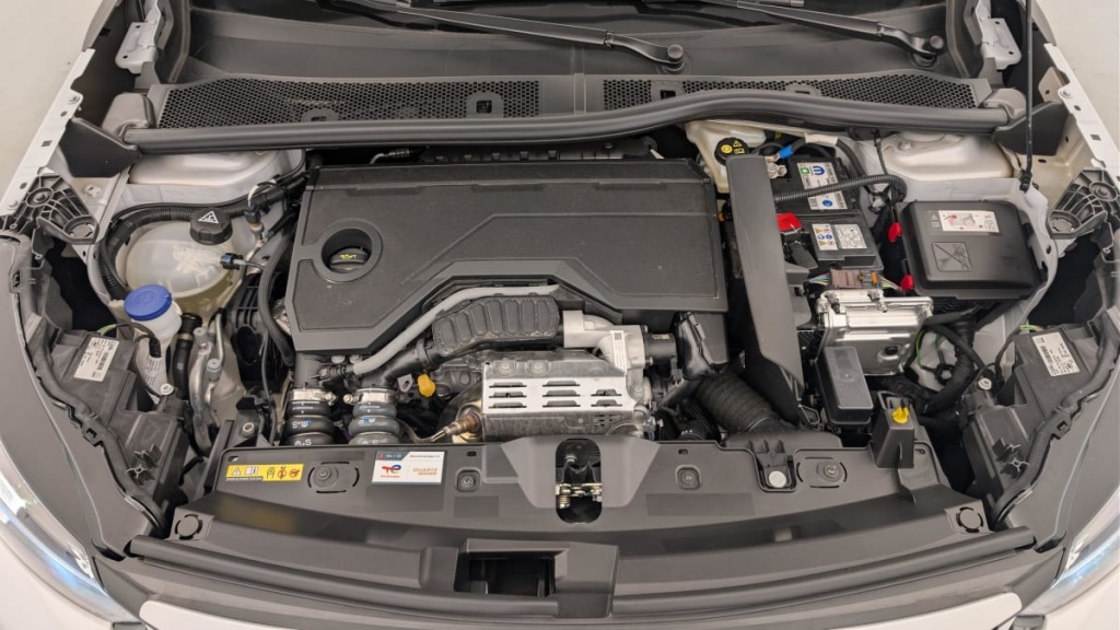 PEUGEOT 2008 Hybrid 136 e-DCS6 Allure - ref: 1-360730 - Photo 20