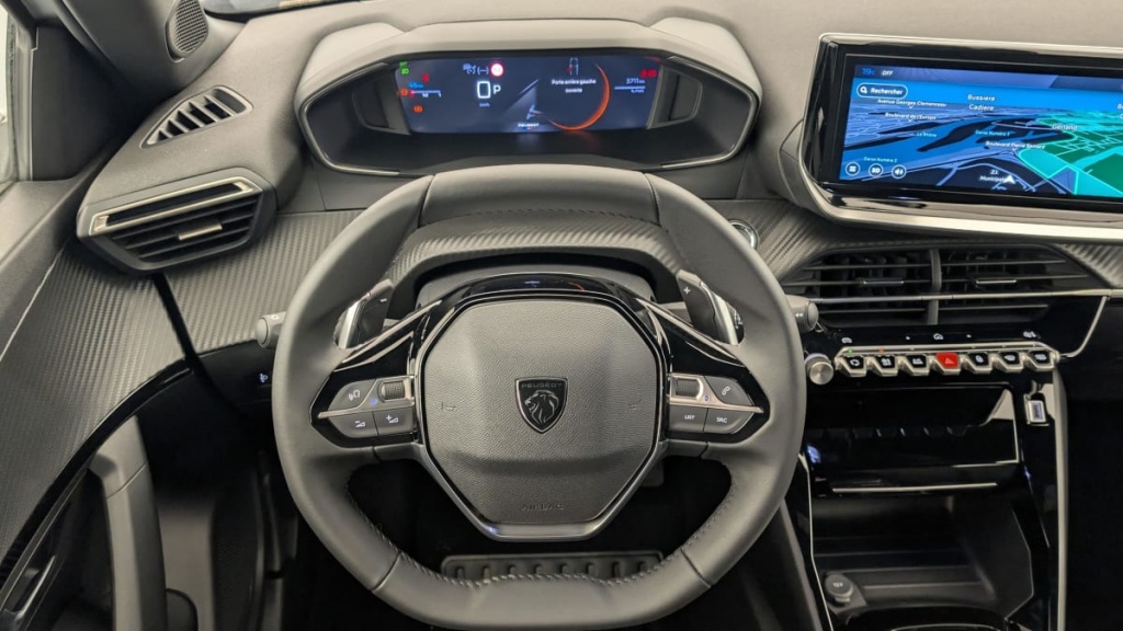 PEUGEOT 2008 Hybrid 136 e-DCS6 Allure - ref: 1-360734 - Photo 14