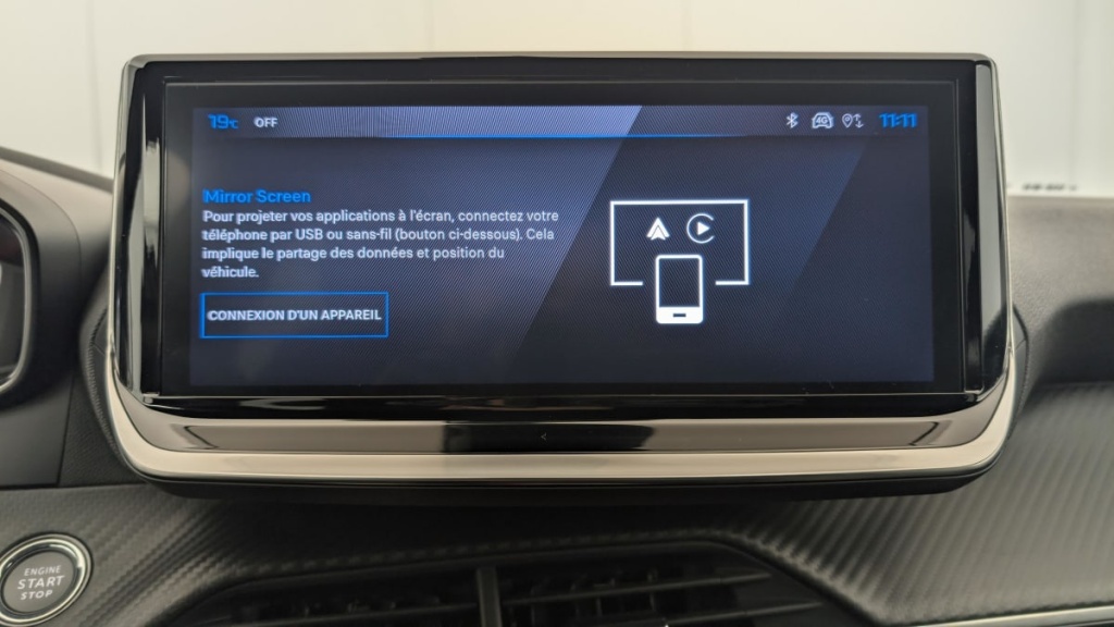 PEUGEOT 2008 Hybrid 136 e-DCS6 Allure - ref: 1-360734 - Photo 19