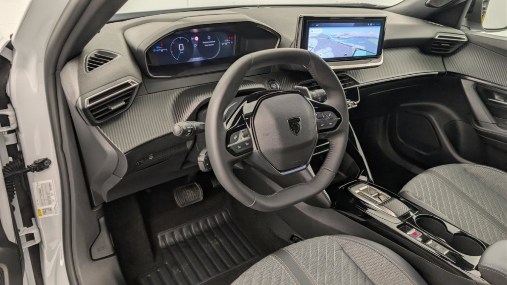 PEUGEOT 2008 Hybrid 136 e-DCS6 Allure - ref: 1-360739 - Photo 15