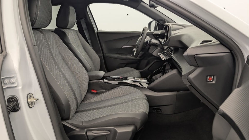 PEUGEOT 2008 Hybrid 136 e-DCS6 Allure - ref: 1-360739 - Photo 9