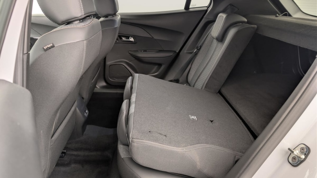 PEUGEOT 2008 Hybrid 136 e-DCS6 Allure - ref: 1-360741 - Photo 12