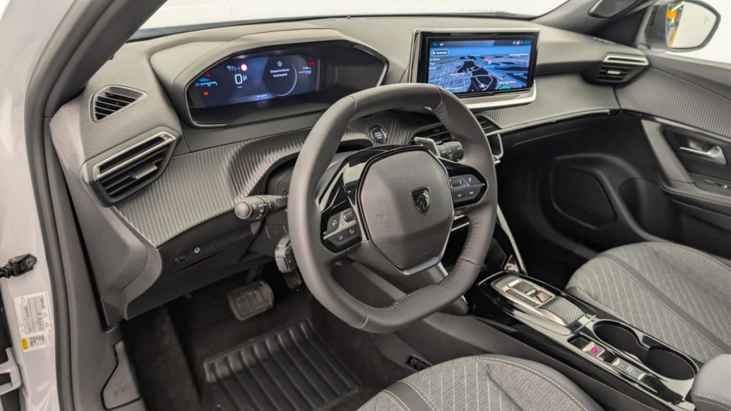 PEUGEOT 2008 Hybrid 136 e-DCS6 Allure - ref: 1-360741 - Photo 15