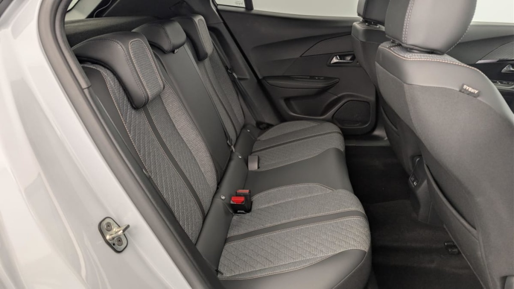 PEUGEOT 2008 Hybrid 136 e-DCS6 Allure - ref: 1-360743 - Photo 10