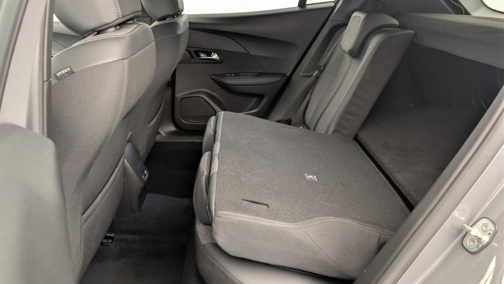 PEUGEOT 2008 Hybrid 136 e-DCS6 Allure - ref: 1-360744 - Photo 12