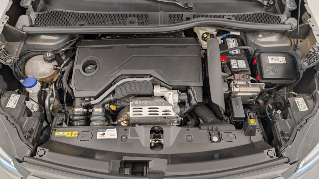 PEUGEOT 2008 Hybrid 136 e-DCS6 Allure - ref: 1-360744 - Photo 20