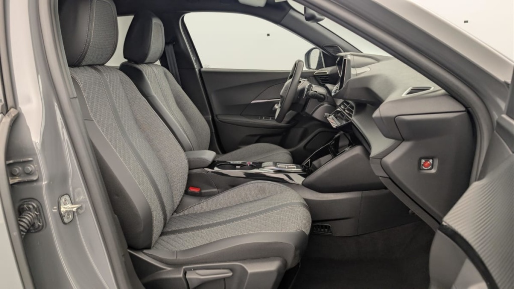 PEUGEOT 2008 Hybrid 136 e-DCS6 Allure - ref: 1-360744 - Photo 9