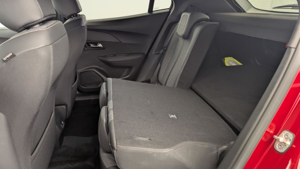 PEUGEOT 2008 Hybrid 136 e-DCS6 Allure - ref: 1-360750 - Photo 12