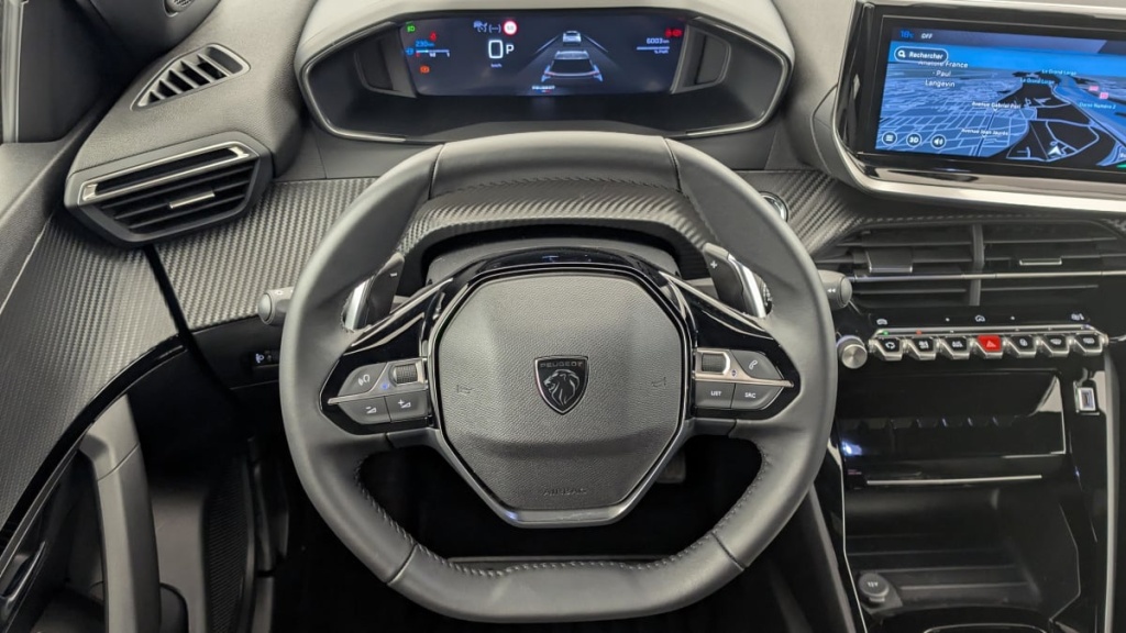 PEUGEOT 2008 Hybrid 136 e-DCS6 Allure - ref: 1-360753 - Photo 14