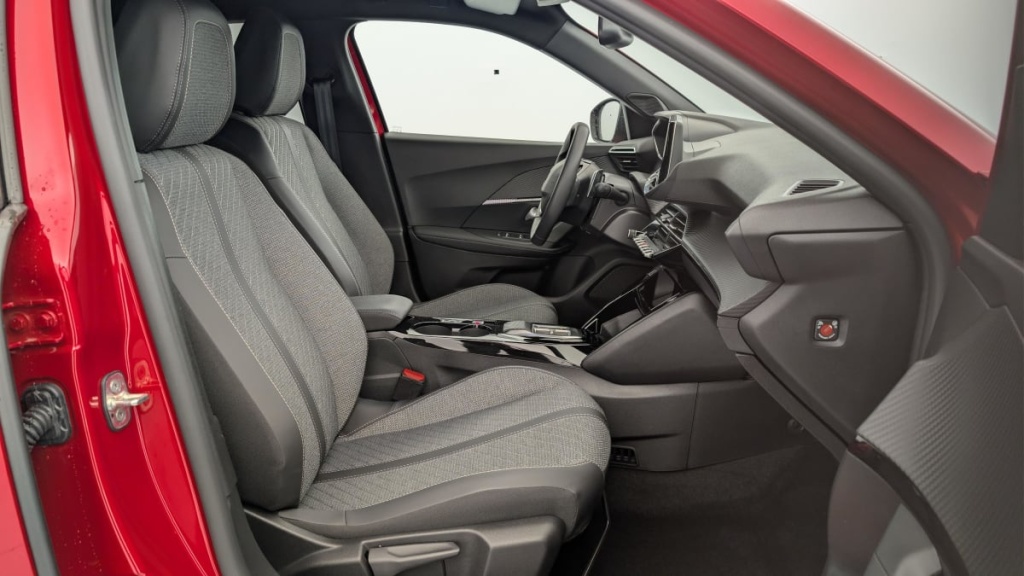 PEUGEOT 2008 Hybrid 136 e-DCS6 Allure - ref: 1-360753 - Photo 9