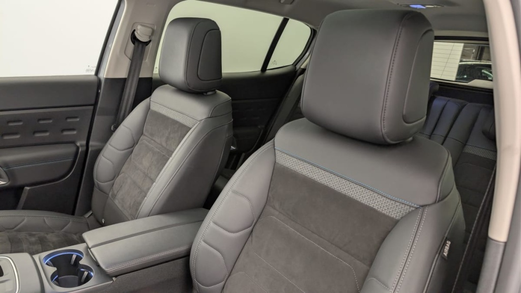 CITROEN C5 Aircross Hybride Rechargeable 225 e-EAT8 Shine - ref: 1-360873 - Photo 16