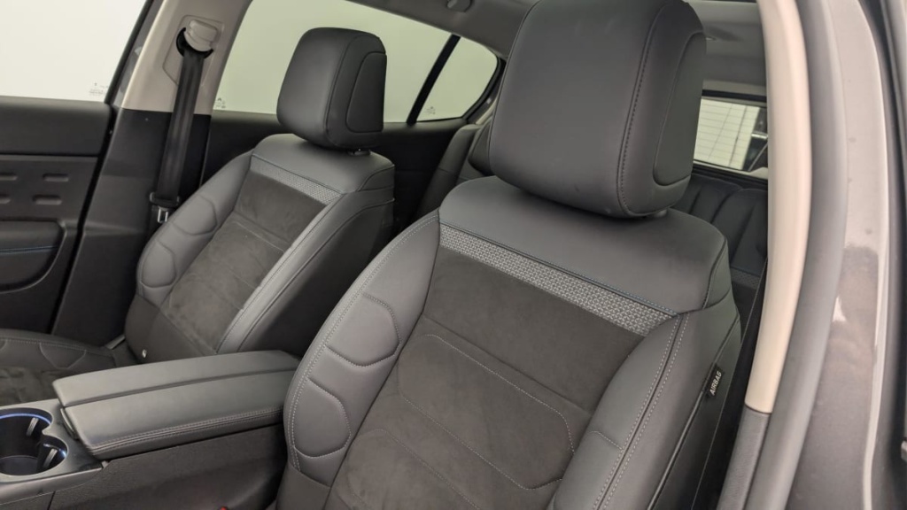 CITROEN C5 Aircross Hybride Rechargeable 225 e-EAT8 Shine - ref: 1-360876 - Photo 16