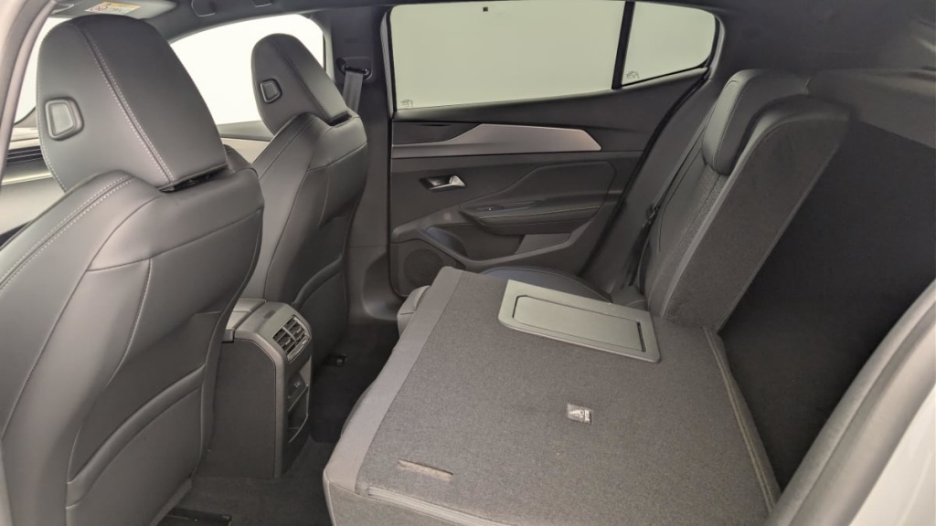 PEUGEOT 408 Hybrid 145 e-DCS6 GT - ref: 1-361106 - Photo 12