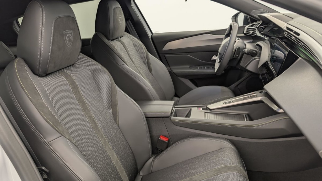 PEUGEOT 408 Hybrid 145 e-DCS6 GT - ref: 1-361106 - Photo 9