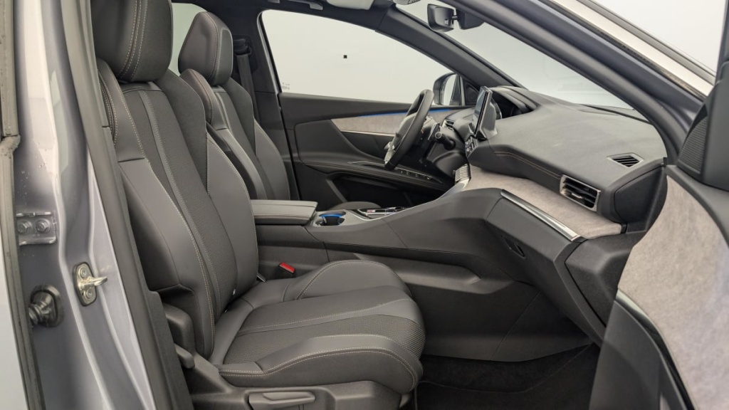 PEUGEOT 3008 Hybrid 225 e-EAT8 GT - ref: 1-361109 - Photo 9