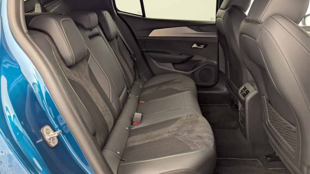 PEUGEOT 408 Hybrid 145 e-DCS6 GT - ref: 1-361111 - Photo 10