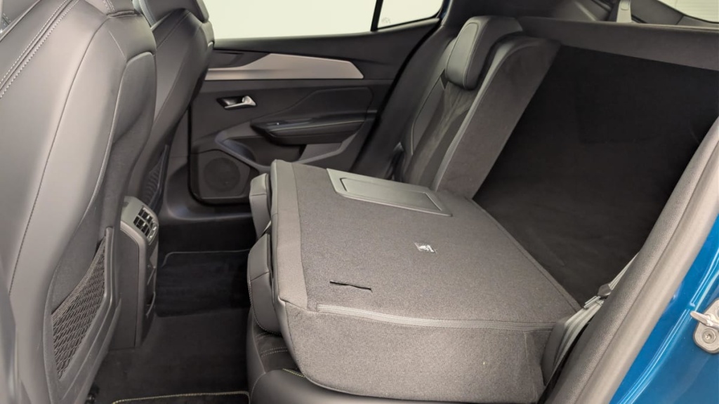 PEUGEOT 408 Hybrid 145 e-DCS6 GT - ref: 1-361111 - Photo 12