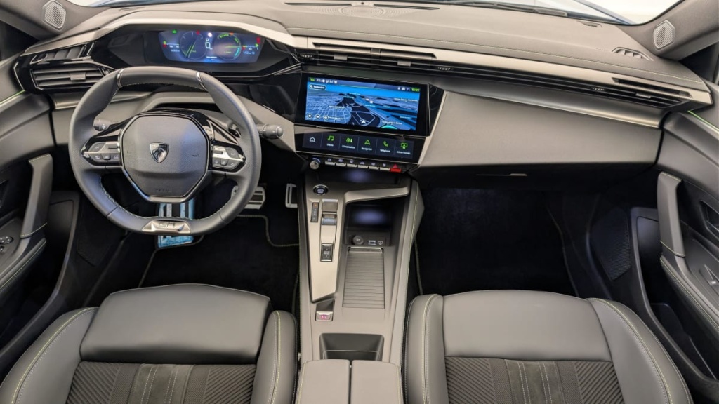 PEUGEOT 408 Hybrid 145 e-DCS6 GT - ref: 1-361111 - Photo 13