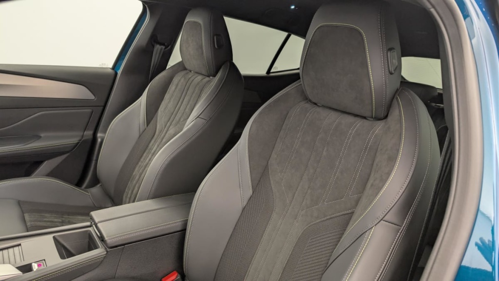 PEUGEOT 408 Hybrid 145 e-DCS6 GT - ref: 1-361111 - Photo 16