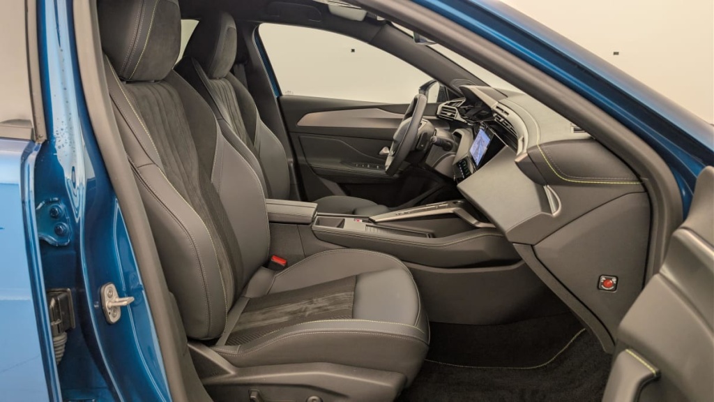 PEUGEOT 408 Hybrid 145 e-DCS6 GT - ref: 1-361111 - Photo 9