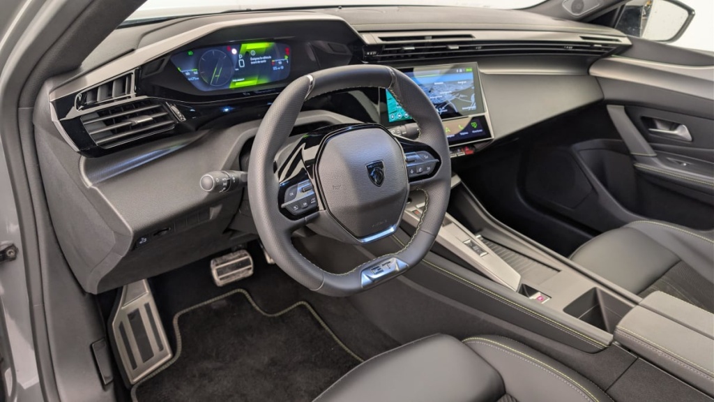 PEUGEOT 408 Hybrid 145 e-DCS6 GT - ref: 1-361113 - Photo 15