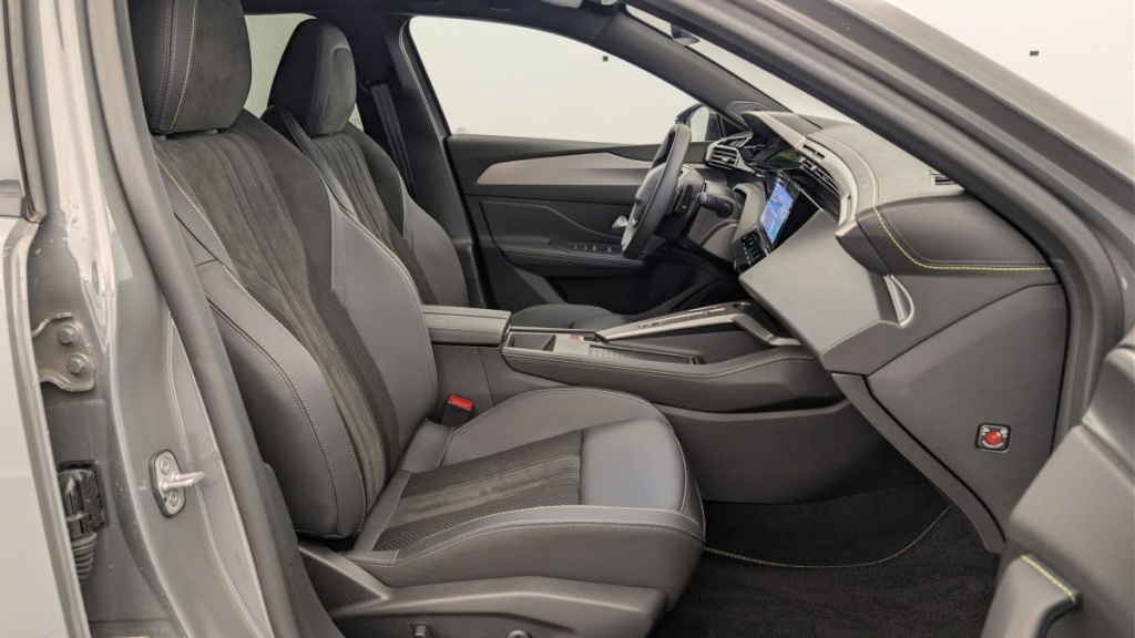 PEUGEOT 408 Hybrid 145 e-DCS6 GT - ref: 1-361114 - Photo 9