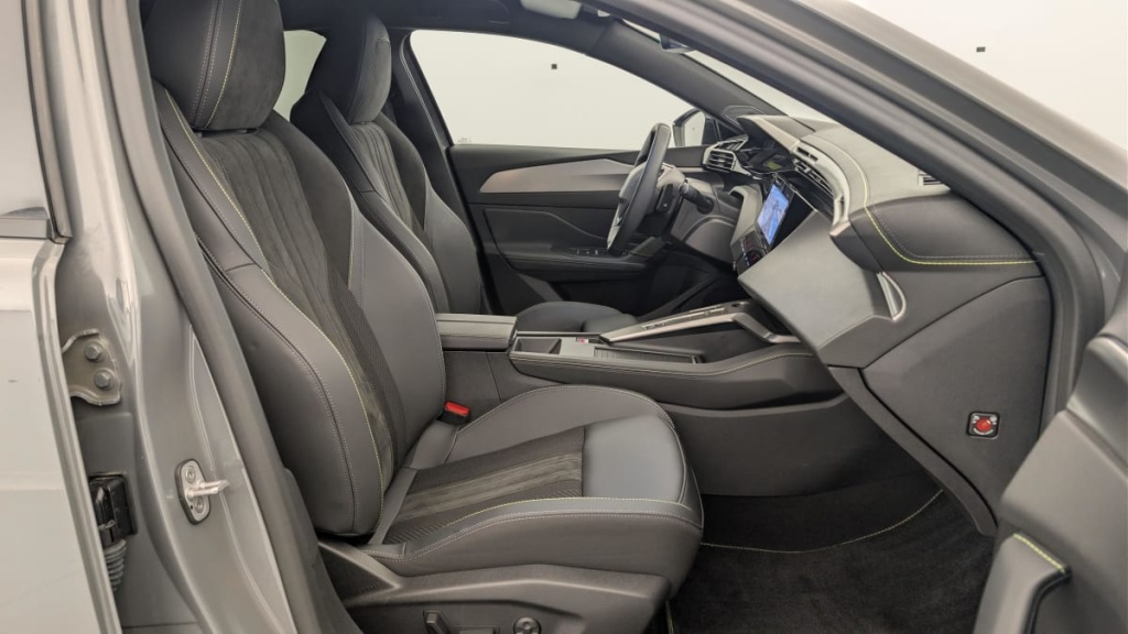 PEUGEOT 408 Hybrid 145 e-DCS6 GT - ref: 1-361115 - Photo 9