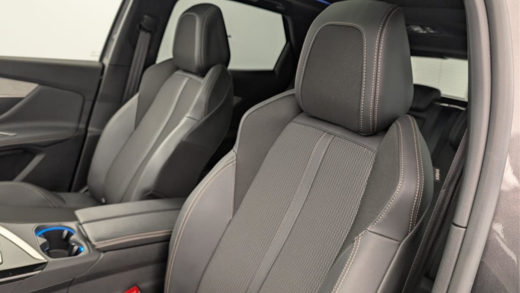 PEUGEOT 3008 Hybrid 225 e-EAT8 GT - ref: 1-361116 - Photo 15