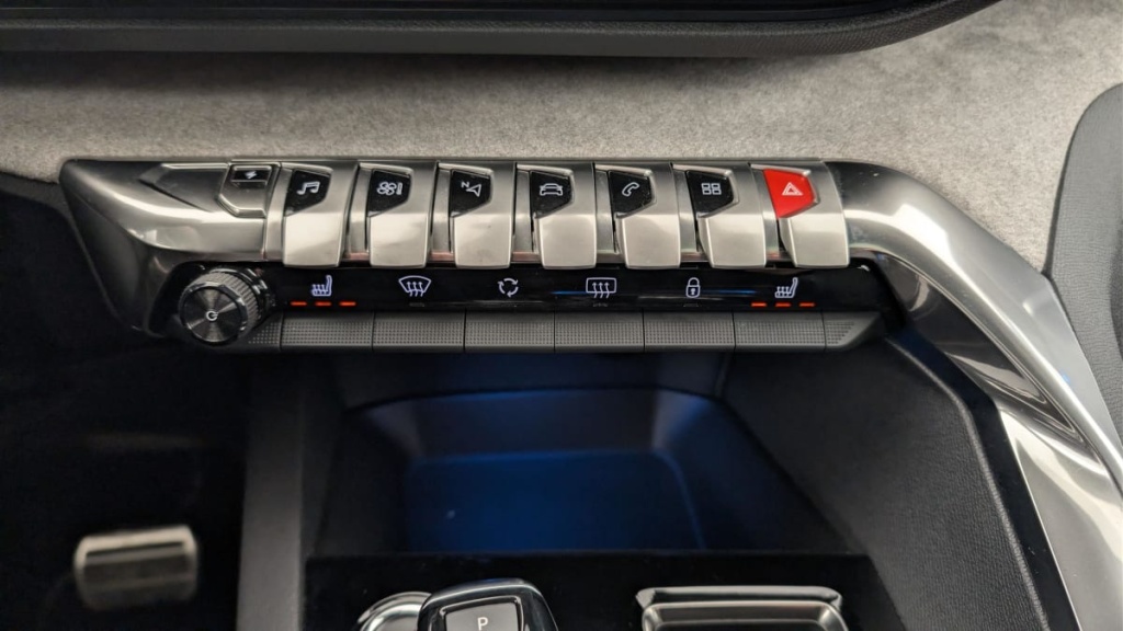 PEUGEOT 3008 Hybrid 225 e-EAT8 GT - ref: 1-361116 - Photo 20