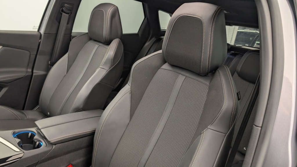 PEUGEOT 3008 Hybrid 225 e-EAT8 GT - ref: 1-361118 - Photo 16