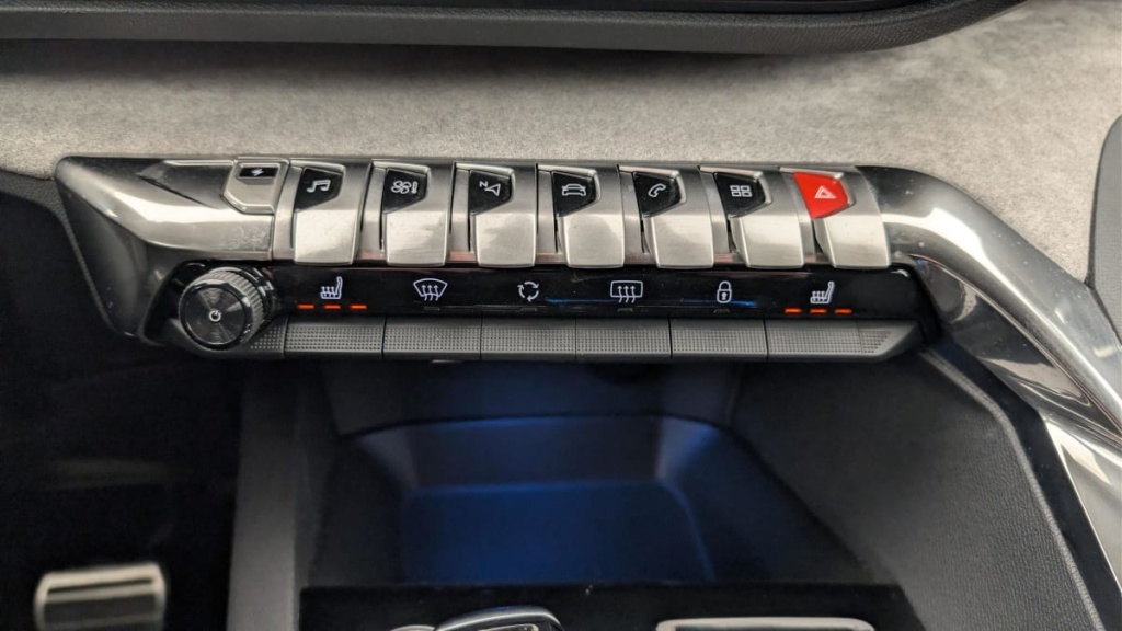 PEUGEOT 3008 Hybrid 225 e-EAT8 GT - ref: 1-361118 - Photo 20