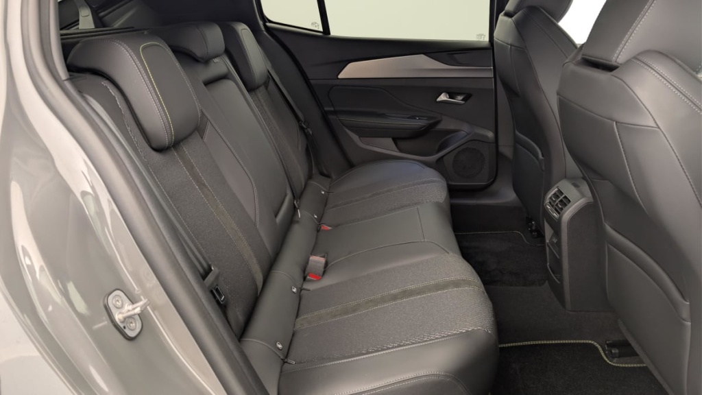 PEUGEOT 408 Hybrid 145 e-DCS6 GT - ref: 1-361148 - Photo 10