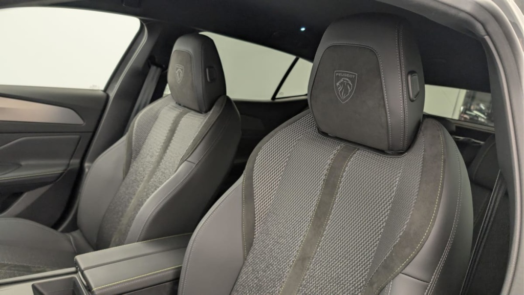 PEUGEOT 408 Hybrid 145 e-DCS6 GT - ref: 1-361148 - Photo 16