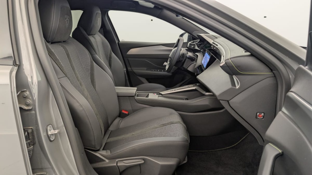 PEUGEOT 408 Hybrid 145 e-DCS6 GT - ref: 1-361148 - Photo 9