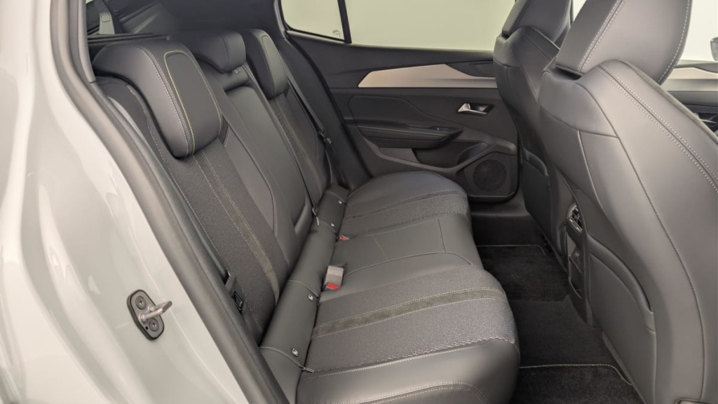 PEUGEOT 408 Hybrid 145 e-DCS6 GT - ref: 1-361149 - Photo 10