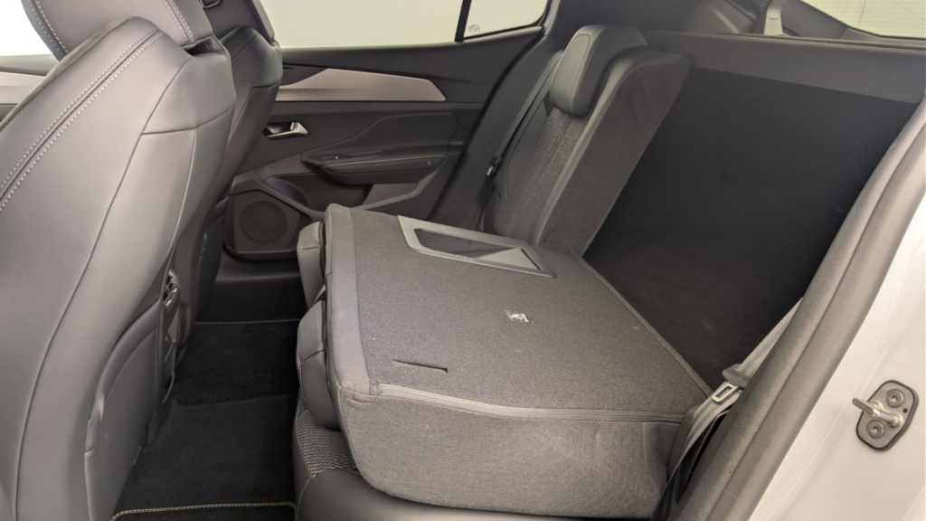 PEUGEOT 408 Hybrid 145 e-DCS6 GT - ref: 1-361149 - Photo 12