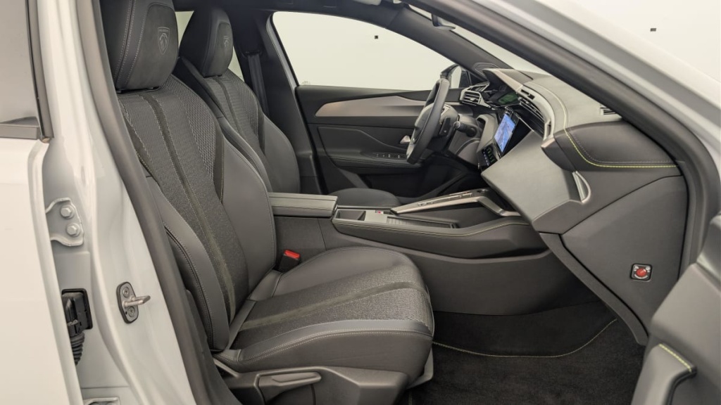 PEUGEOT 408 Hybrid 145 e-DCS6 GT - ref: 1-361149 - Photo 9