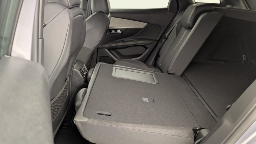 PEUGEOT 3008 Hybrid 136 e-DCS6 GT - ref: 1-361272 - Photo 12