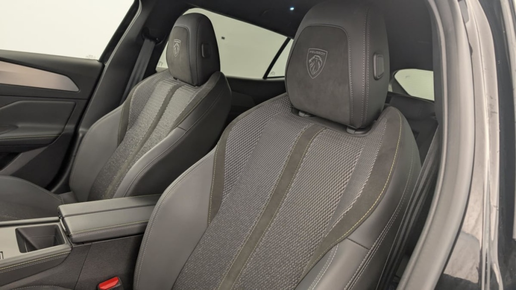 PEUGEOT 408 PHEV 225 e-EAT8 GT - ref: 1-361416 - Photo 16