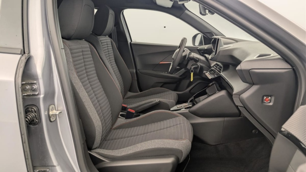 PEUGEOT 2008 PureTech 130 S S EAT8 Active Pack - ref: 1-361999 - Photo 9