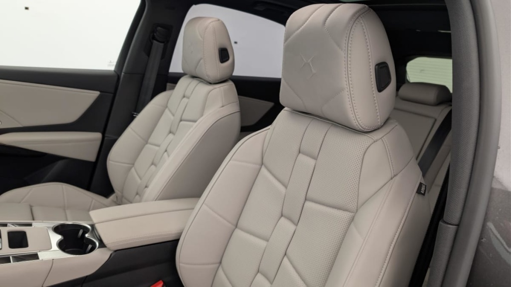 DS DS7 Hybride Rechargeable E-Tense 300 EAT8 4x4 Opera - ref: 1-362268 - Photo 16