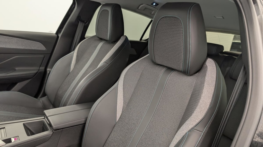 PEUGEOT 308 Hybrid 145 e-DCS6 Allure - ref: 1-362506 - Photo 16