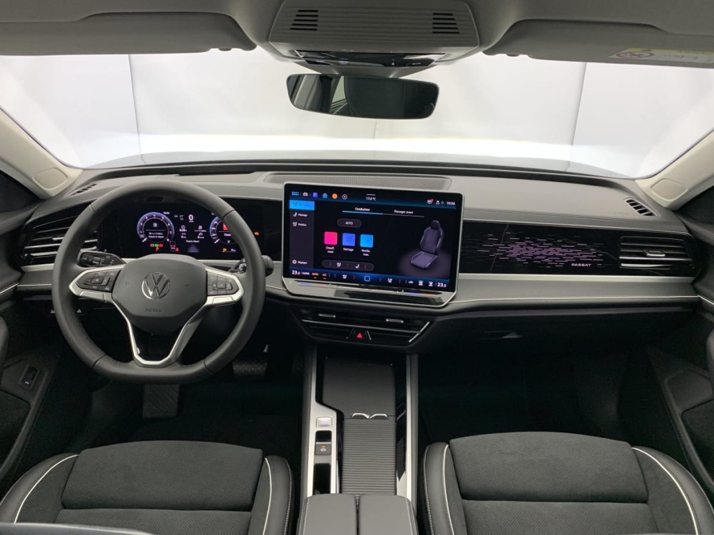 VOLKSWAGEN Passat 1.5 eTSI OPF 150 DSG7 Elegance - ref: 1-362706 - Photo 13