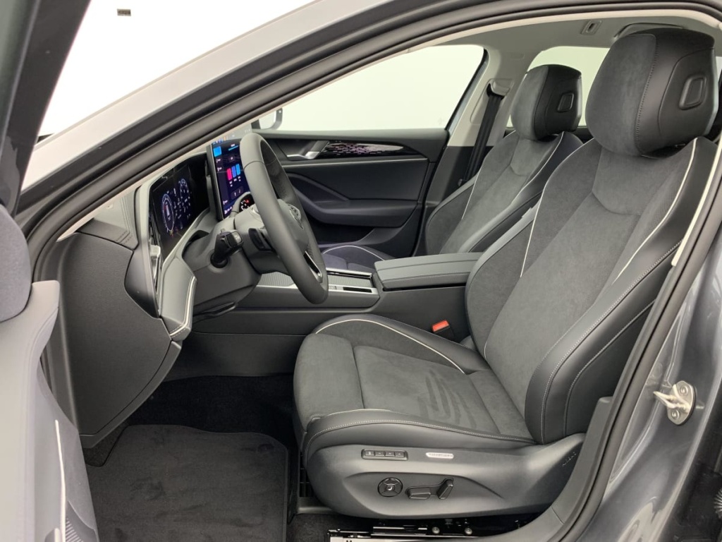 VOLKSWAGEN Passat 1.5 eTSI OPF 150 DSG7 Elegance - ref: 1-362707 - Photo 16