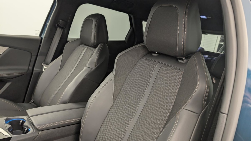 PEUGEOT 3008 Hybrid 136 e-DCS6 GT - ref: 1-362733 - Photo 16